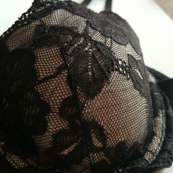 Black lace bra - Picture 2 of 3